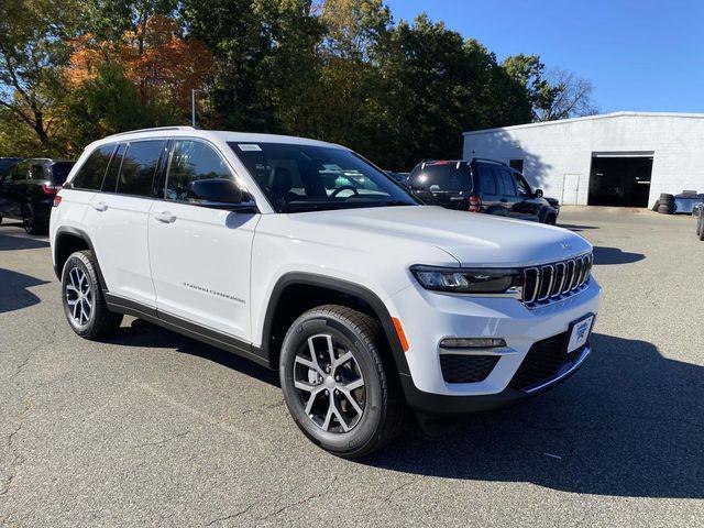 new 2025 Jeep Grand Cherokee car, priced at $47,165