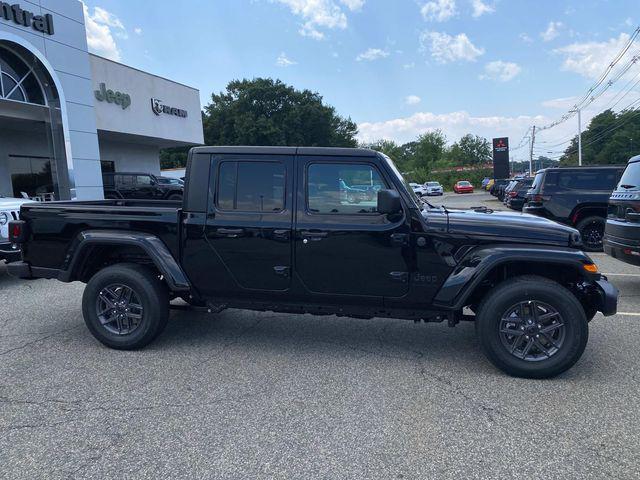 new 2025 Jeep Gladiator car, priced at $46,655