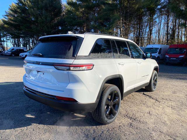 new 2025 Jeep Grand Cherokee car, priced at $47,580