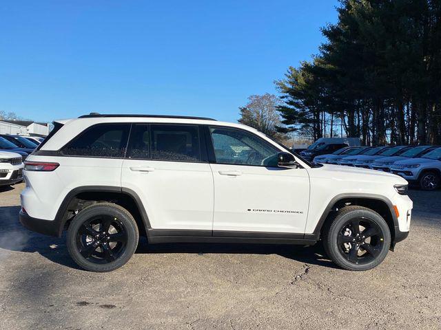 new 2025 Jeep Grand Cherokee car, priced at $47,580