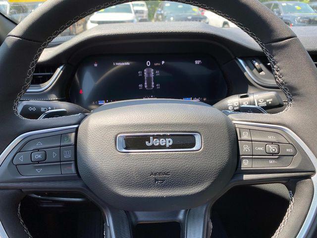 new 2025 Jeep Grand Cherokee car, priced at $46,125