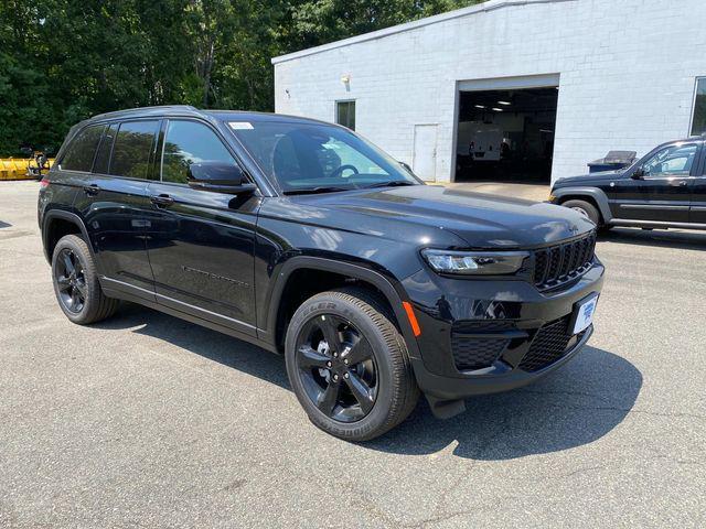 new 2025 Jeep Grand Cherokee car, priced at $46,125