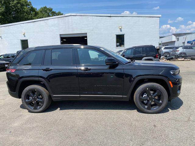 new 2025 Jeep Grand Cherokee car, priced at $46,125