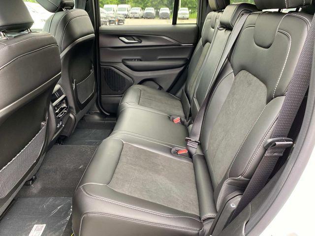 new 2025 Jeep Grand Cherokee car, priced at $45,530