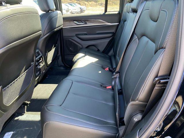 new 2025 Jeep Grand Cherokee car, priced at $47,196