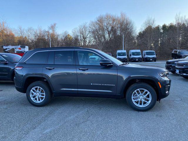 new 2025 Jeep Grand Cherokee car, priced at $43,970