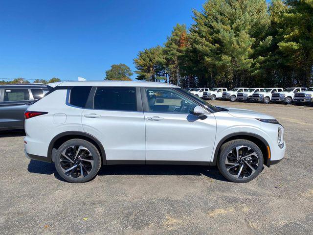 new 2024 Mitsubishi Outlander car, priced at $34,843