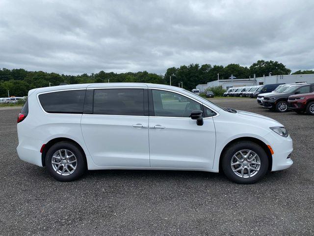 new 2025 Chrysler Voyager car, priced at $40,113
