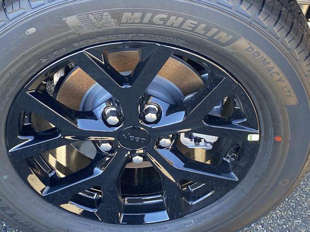 new 2025 Jeep Grand Cherokee car, priced at $46,135