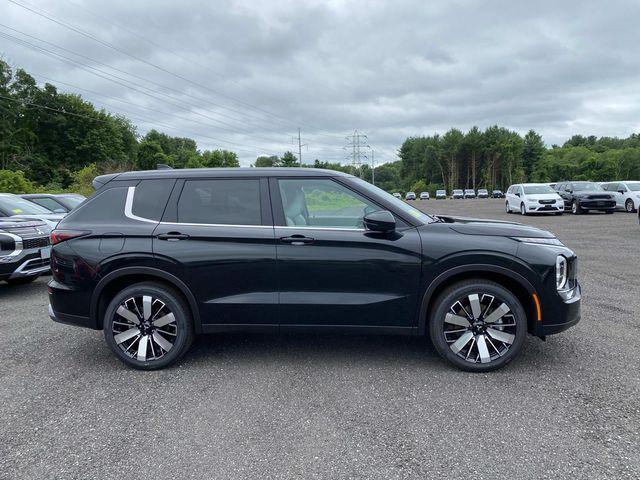 new 2025 Mitsubishi Outlander car, priced at $38,230