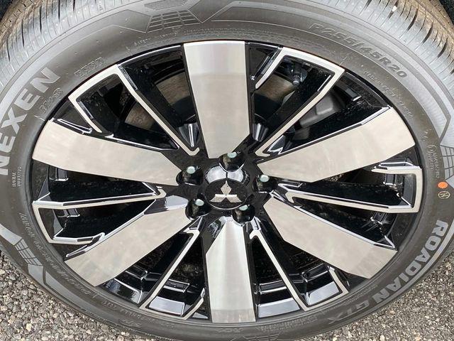 new 2025 Mitsubishi Outlander car, priced at $38,230