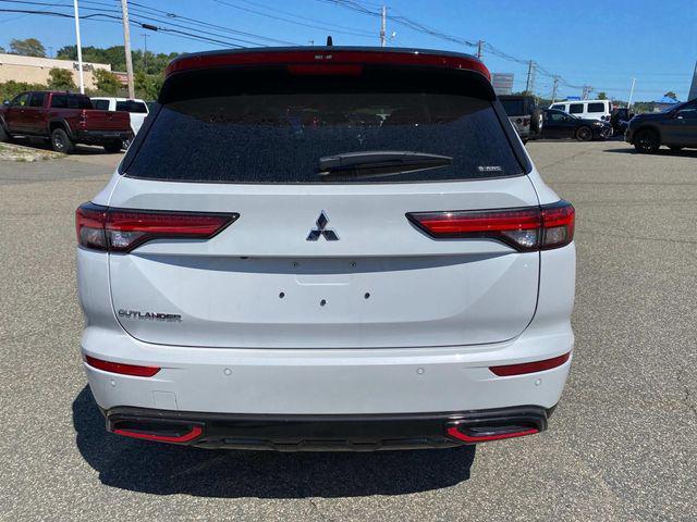 new 2024 Mitsubishi Outlander car, priced at $33,758