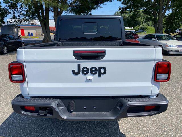 new 2025 Jeep Gladiator car, priced at $47,555