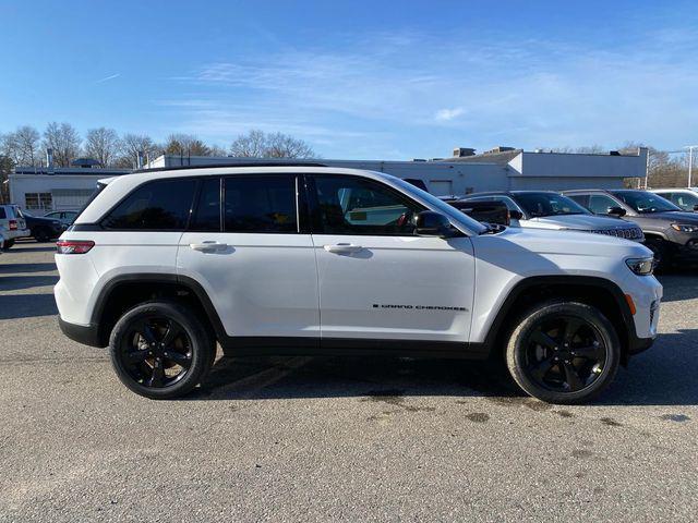 new 2025 Jeep Grand Cherokee car, priced at $47,580