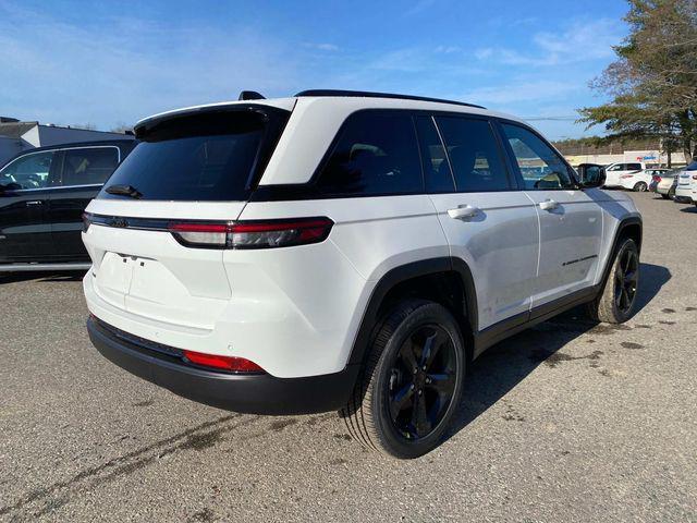 new 2025 Jeep Grand Cherokee car, priced at $47,580