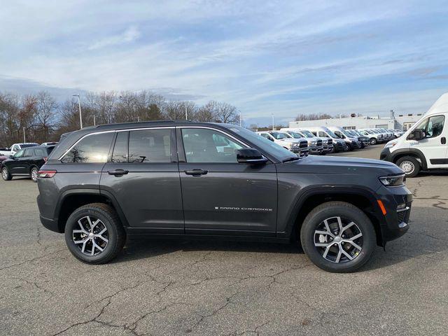 new 2025 Jeep Grand Cherokee car, priced at $49,810