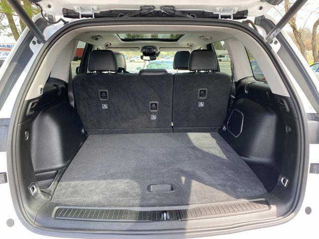 used 2022 Jeep Grand Cherokee car, priced at $35,995