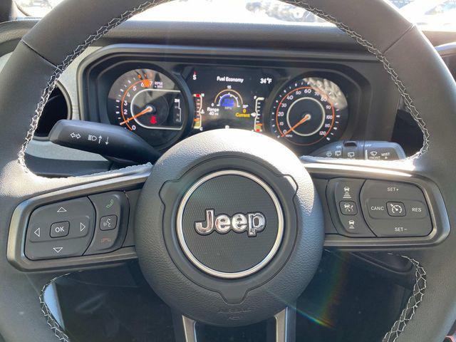 new 2025 Jeep Wrangler car, priced at $46,704