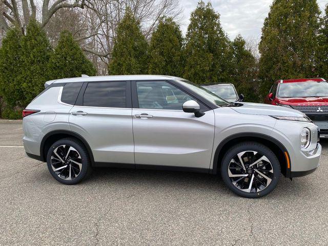 new 2024 Mitsubishi Outlander car, priced at $34,318