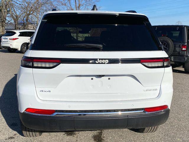 new 2025 Jeep Grand Cherokee car, priced at $49,215