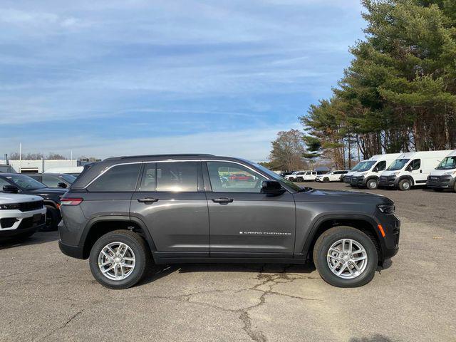 new 2025 Jeep Grand Cherokee car, priced at $43,970