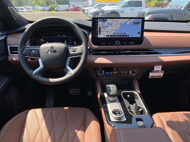 new 2025 Mitsubishi Outlander car, priced at $46,945