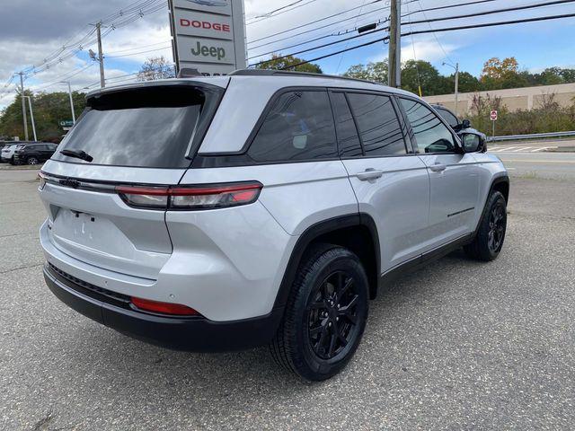 used 2024 Jeep Grand Cherokee car, priced at $33,881