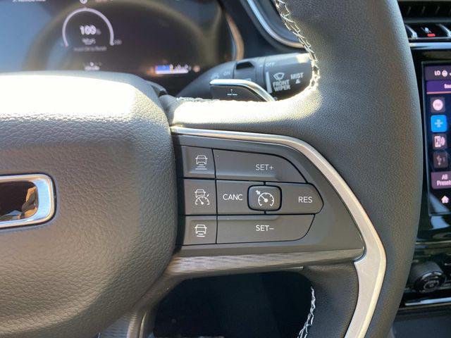 new 2025 Jeep Grand Cherokee car, priced at $46,730