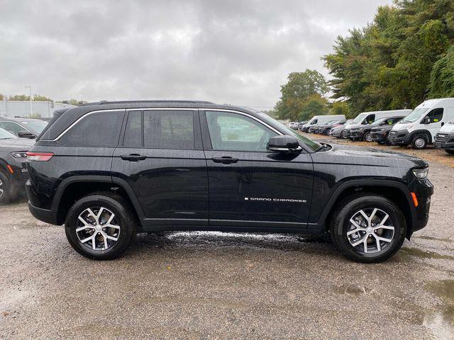 new 2025 Jeep Grand Cherokee car, priced at $49,810