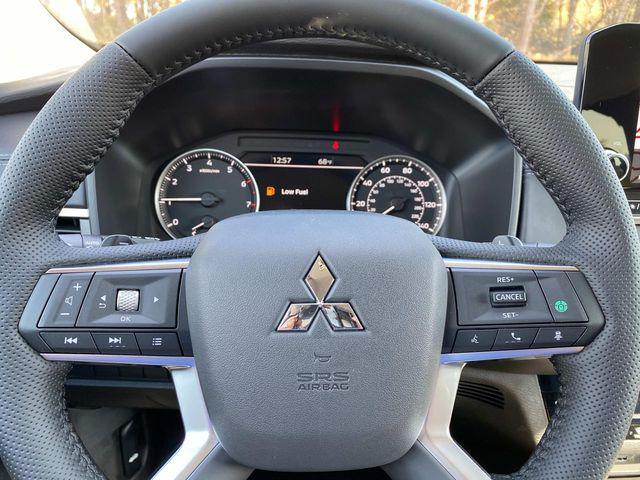 new 2024 Mitsubishi Outlander car, priced at $34,578