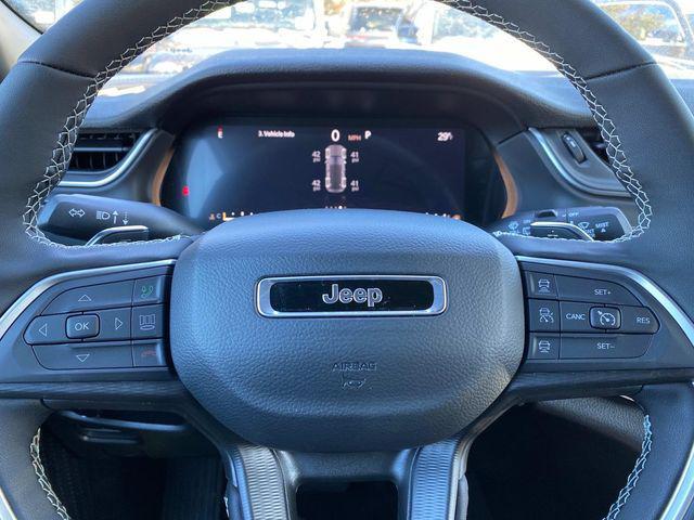 new 2025 Jeep Grand Cherokee car, priced at $42,625