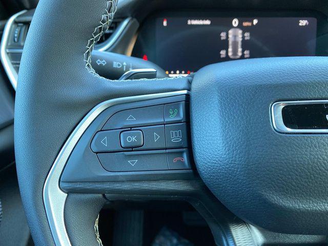 new 2025 Jeep Grand Cherokee car, priced at $42,625