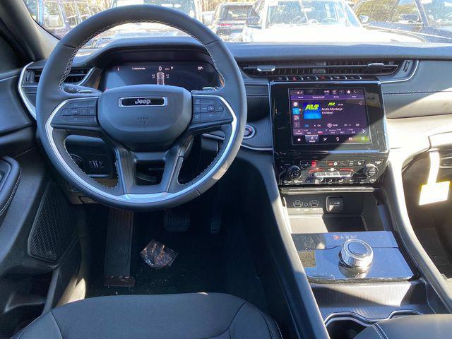 new 2025 Jeep Grand Cherokee car, priced at $42,625