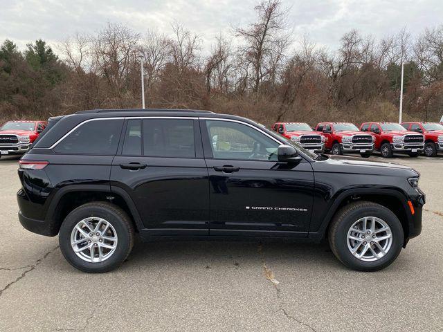 new 2025 Jeep Grand Cherokee car, priced at $43,970