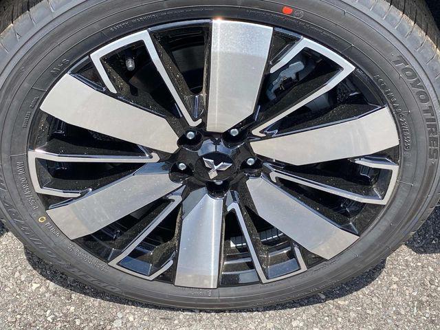 new 2025 Mitsubishi Outlander car, priced at $47,000