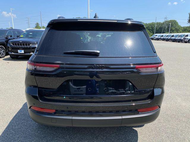 new 2025 Jeep Grand Cherokee car, priced at $46,125