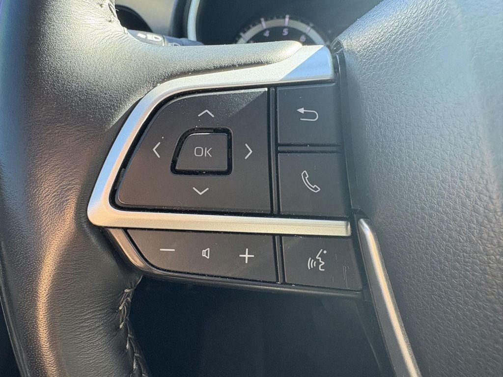 used 2023 Toyota Highlander car, priced at $37,908