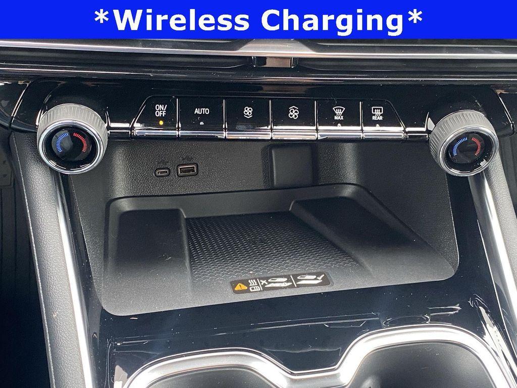 new 2025 Chevrolet Traverse car, priced at $40,995