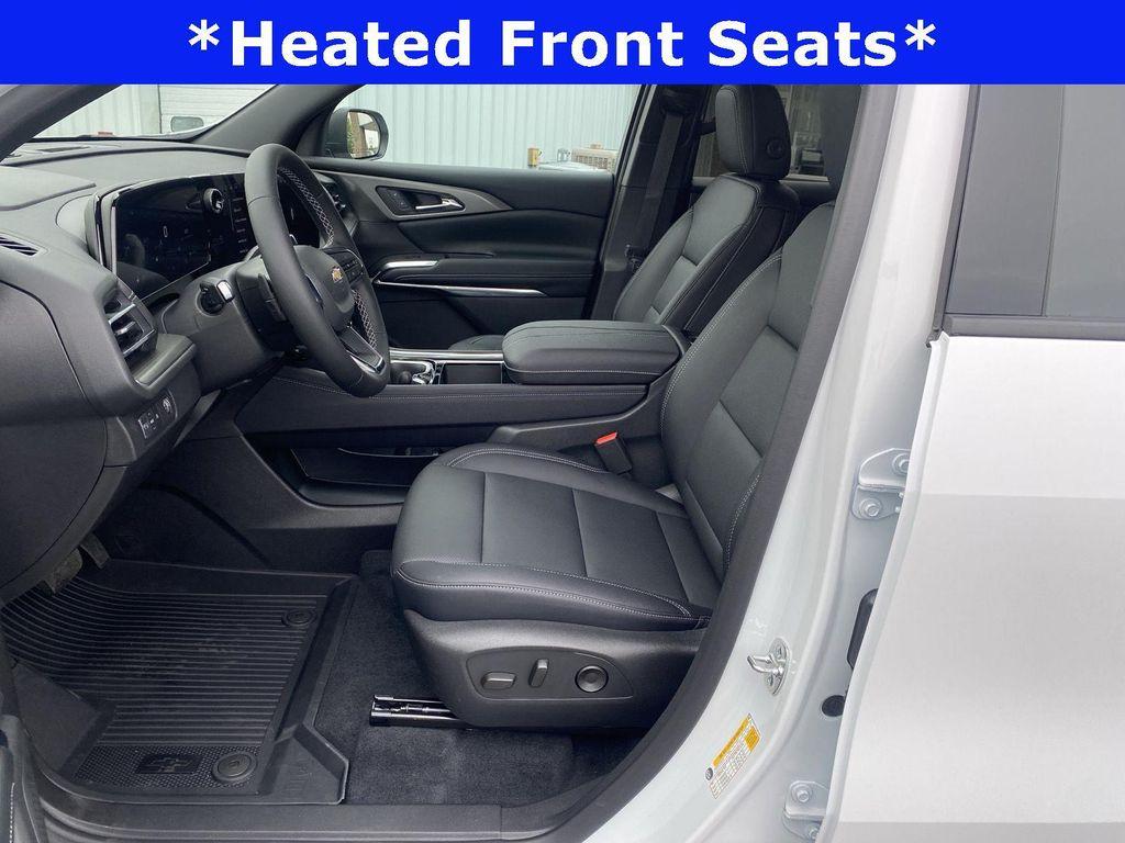 new 2025 Chevrolet Traverse car, priced at $40,995