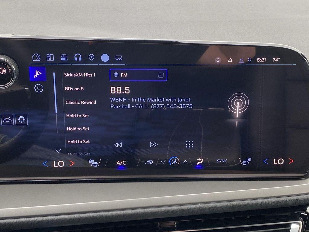 new 2025 Chevrolet Traverse car, priced at $40,995