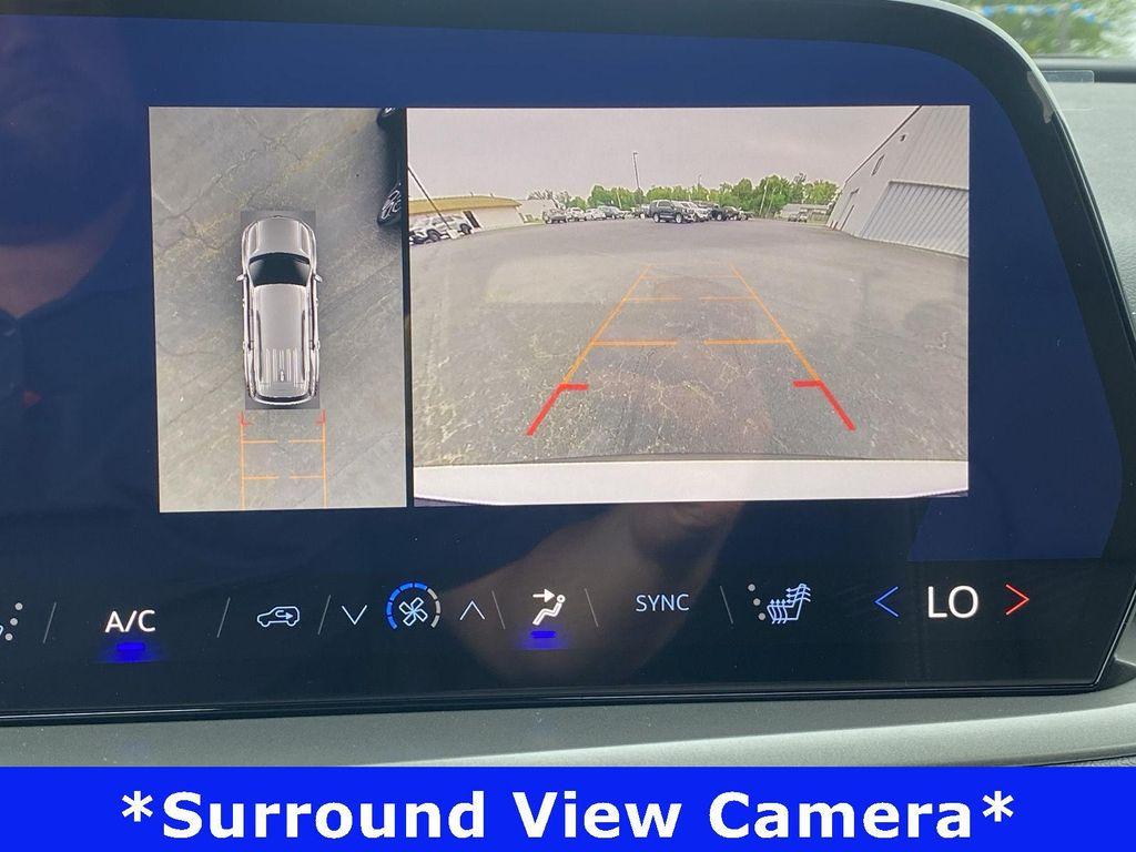 new 2025 Chevrolet Traverse car, priced at $40,995