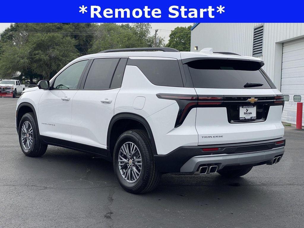 new 2025 Chevrolet Traverse car, priced at $40,995