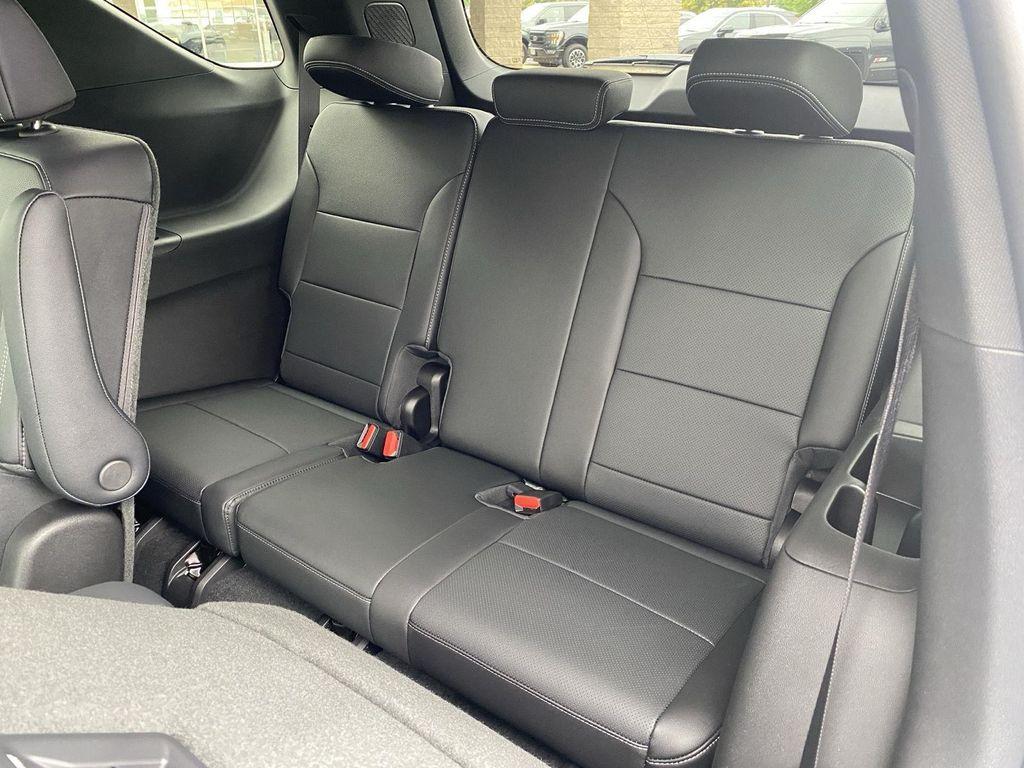 new 2025 Chevrolet Traverse car, priced at $40,995