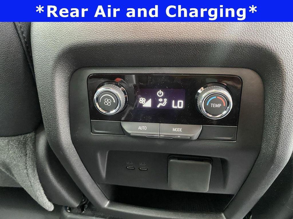 new 2025 Chevrolet Traverse car, priced at $40,995