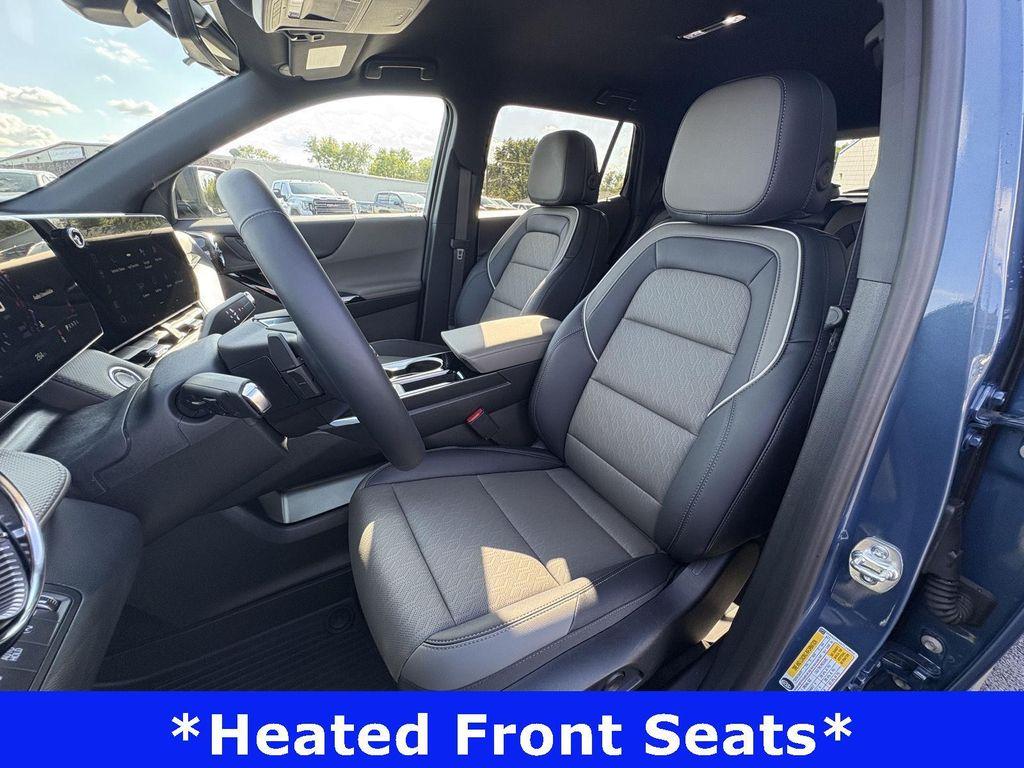 new 2026 Chevrolet Equinox car, priced at $32,495