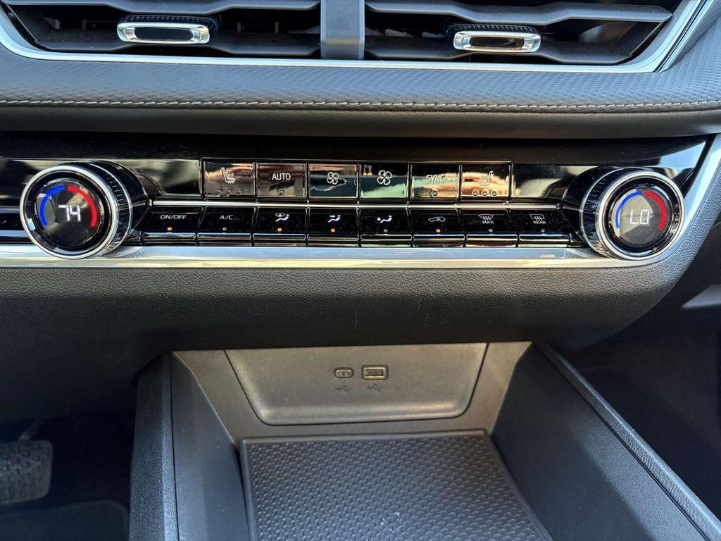 used 2025 Chevrolet Equinox car, priced at $28,399