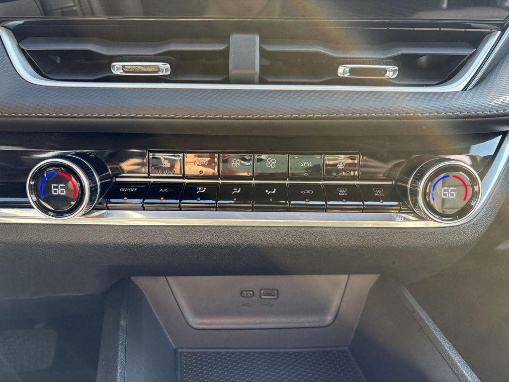 used 2025 Chevrolet Equinox car, priced at $28,399