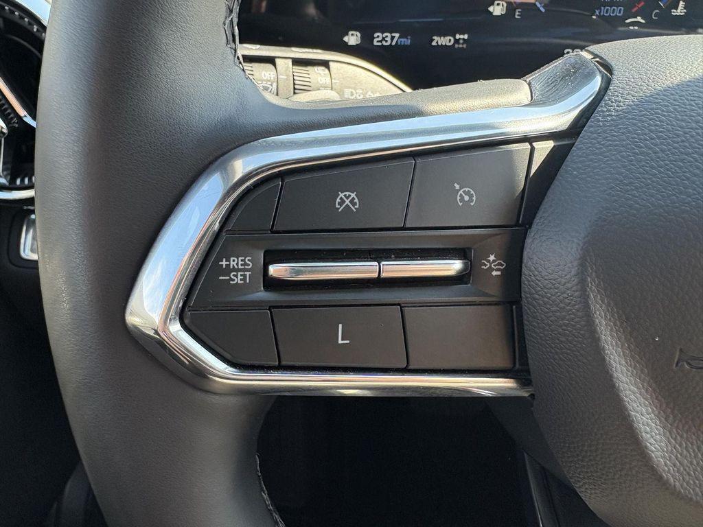 used 2025 Chevrolet Equinox car, priced at $28,399