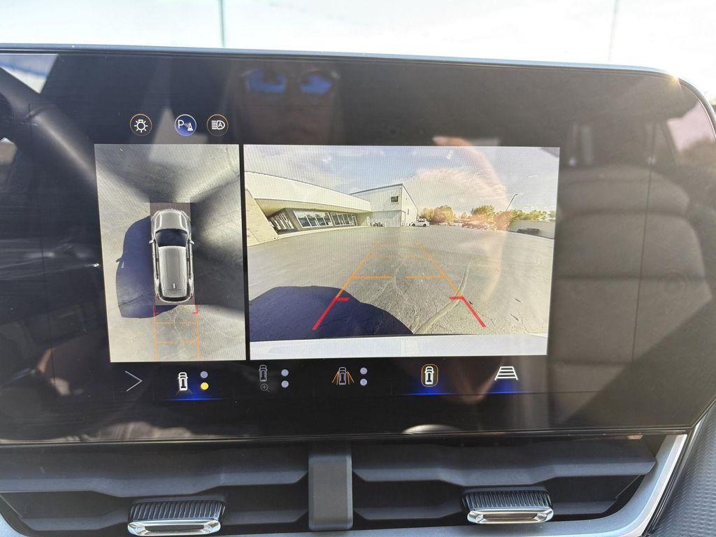 used 2025 Chevrolet Equinox car, priced at $28,399