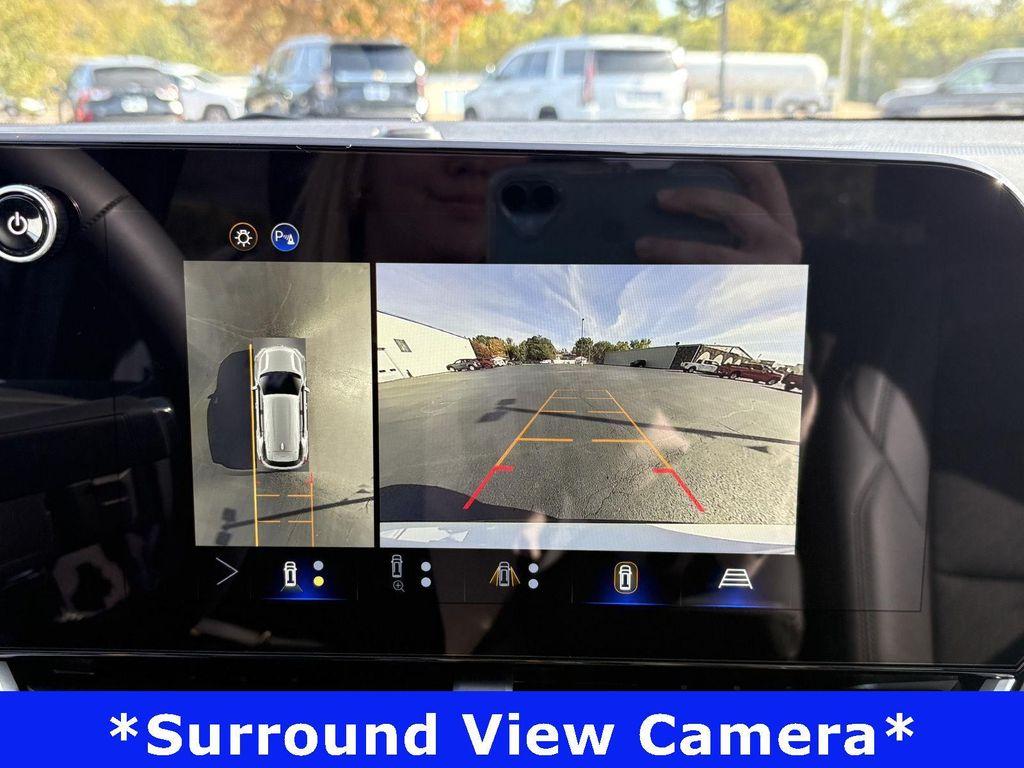 new 2026 Chevrolet Equinox car, priced at $33,600